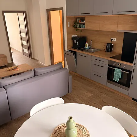 Appartement Modern Flat In A Humenné